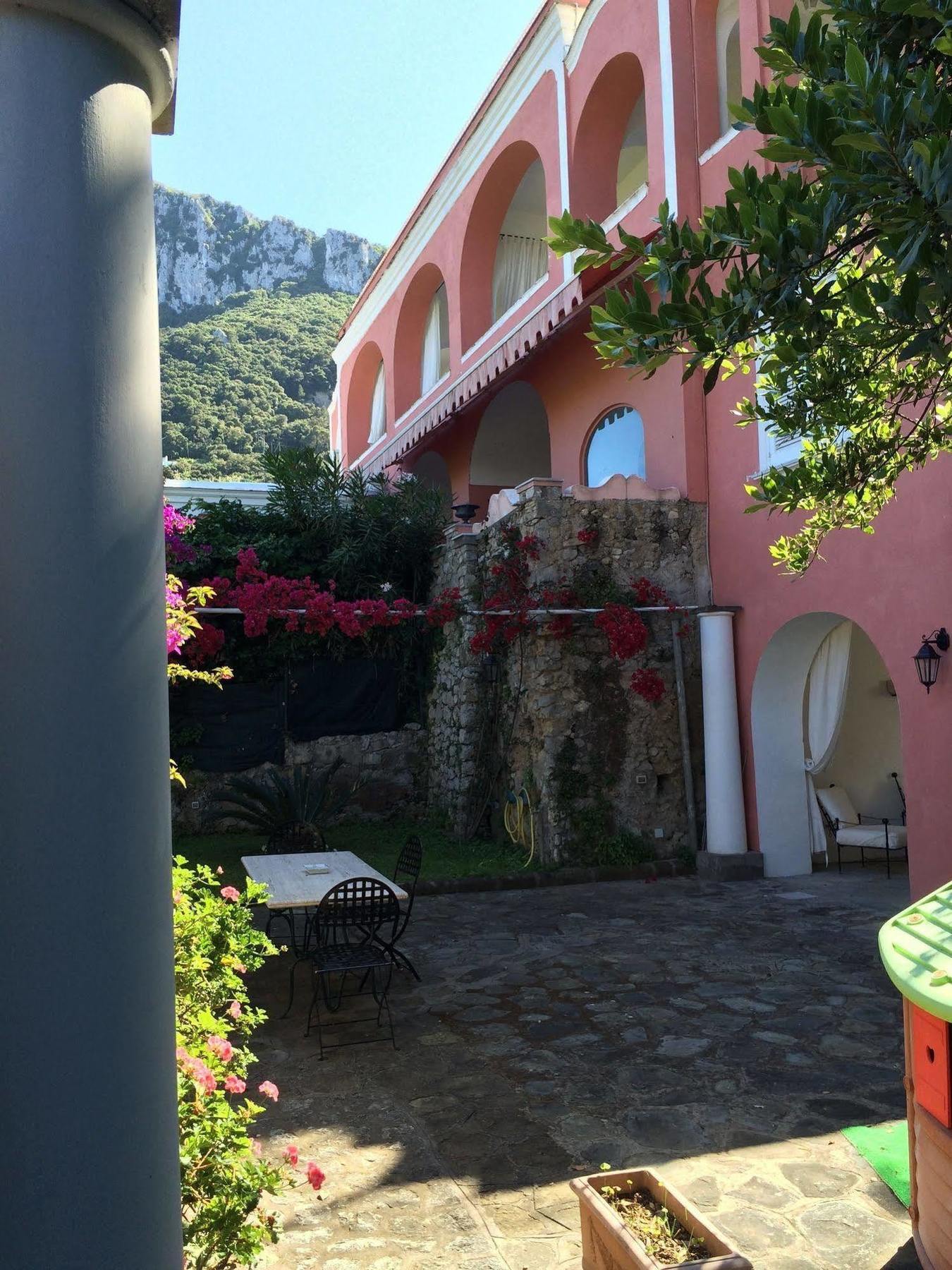 Capri Villa Bismarck Buitenkant foto